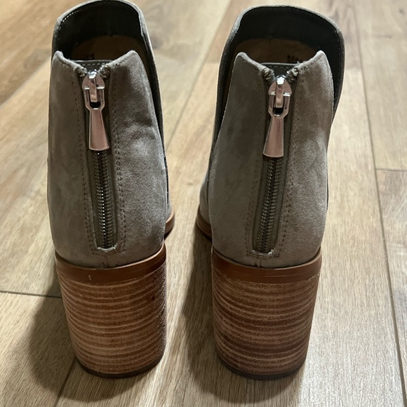 BP Women's Grey Suede Heeled Ankle Booties size 8 - Picture 5 of 8